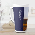 Taza De Café Latte Boda personalizado foto de la marina azul latte mu<br><div class="desc">Podrá disfrutar de su café o té por la mañana con este elegante y personalizado peluche de latte azul de la Marina. Con su foto boda favorita con sus nombres en un moderno tipo de letra sans serif en un banner azul marino, esta taza de café con leche es perfecta...</div>