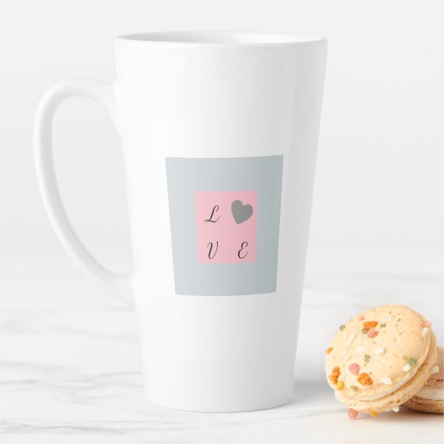 Taza De Café Latte Bonito Love Text Design en Latte Mug. (In situ)