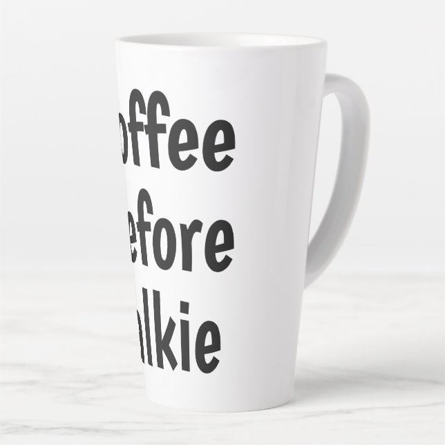 Taza De Café Latte café antes de hablar (Ángulo derecho)