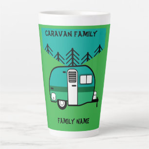 Taza De Café Latte Campers felices con divertidas caravanas de dos to