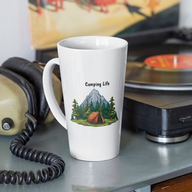 Taza De Café Latte Camping Life, con una carpa en los bosques mochill (Subido por el creador)