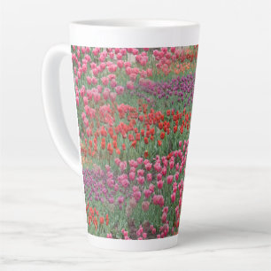 Taza De Café Latte Campo De Tulipanes