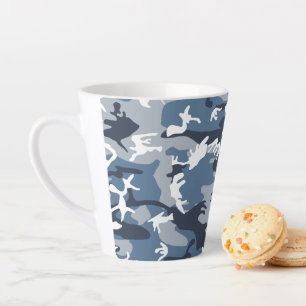 Taza De Café Latte Camuflaje azul de nieve en invierno, ejército