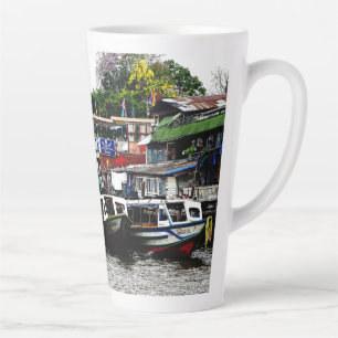 Taza De Café Latte Canal En Bangkok Tailandia