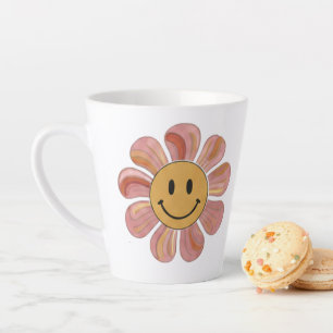 Taza De Café Latte Cara de sonrisa retro con flores groovy en pastele