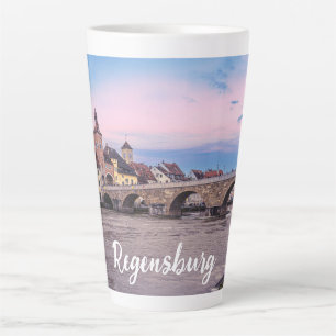 Taza De Café Latte Casco histórico de Regensburg, Alemania