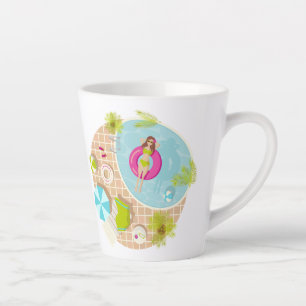 Taza De Café Latte Chica de piscina en bikini playa de verano