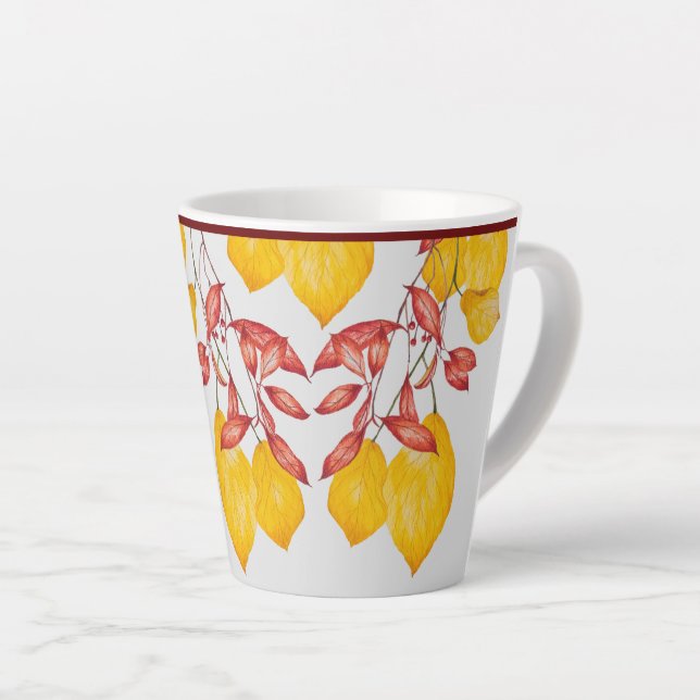 Taza De Café Latte Chile y cúrcuma en una pequeña taza de latte (Ángulo derecho)