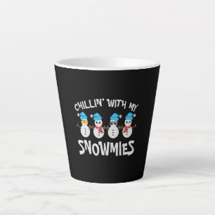 Taza De Café Latte Chillin’ With My Snowmies - Cute Snowman