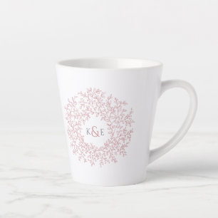 Taza De Café Latte Círculo de hojas rosadas polvorientas monograma re