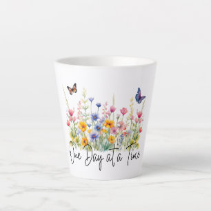Taza De Café Latte Cita Inspiradora de un día a la vez