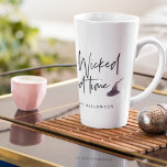 Taza De Café Latte Cita Moderna De Buen Momento | Feliz Halloween<br><div class="desc">Cita Moderna De Buen Momento | Feliz Halloween</div>