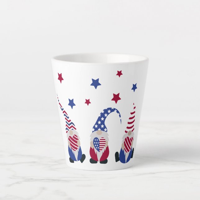 Taza De Café Latte Colgando Con Mis Gnomos (Anverso)