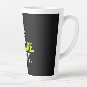 Taza De Café Latte Comer el sueño después de la repetición de la actr