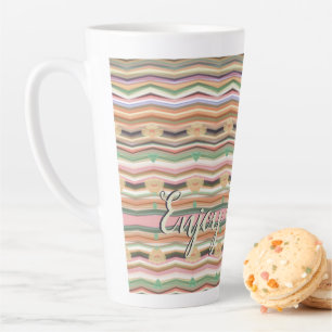Taza De Café Latte Con Un Diseño Moderno Y Púrpura Rosa