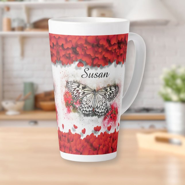 Taza De Café Latte Corazones rojos y mariposa acuarela (Red Hearts and Watercolor Butterfly Latte Mug)
