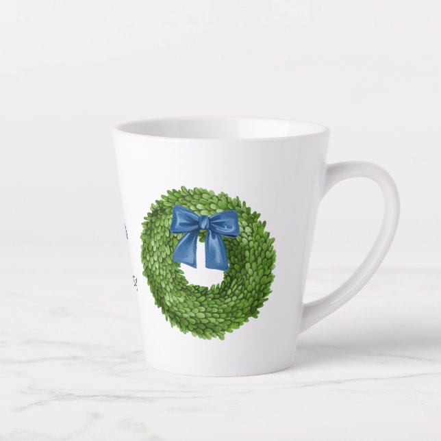 Taza De Café Latte Corona de boj con lazo azul de cerámica  (Derecha)