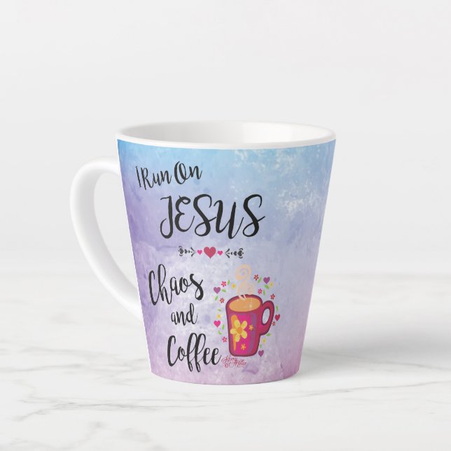 Taza De Café Latte Corro con Jesús, caos y café (Ángulo izquierdo)