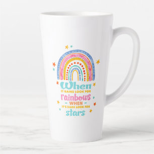 Taza De Café Latte Cuando llueve, busca arcos de lluvia