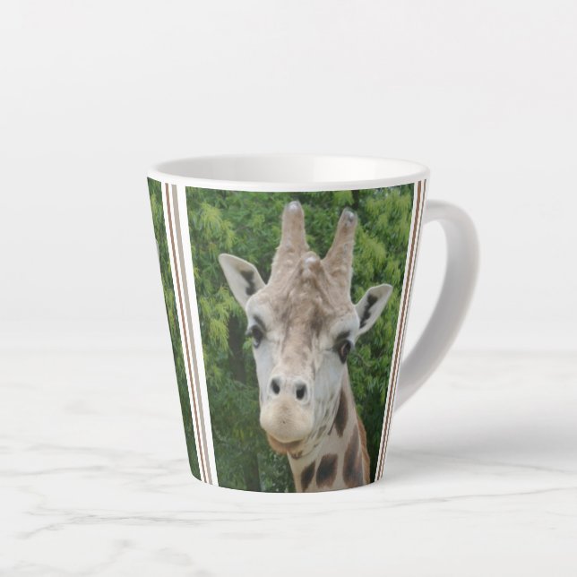 Taza De Café Latte Cute Giraffe Cerrar Diseño Latte Mug (Ángulo derecho)