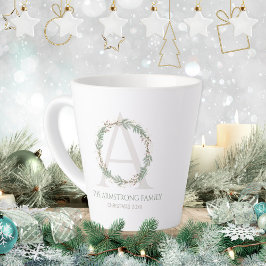 Taza De Café Latte Deep Sage Wreath Monogram Family Name Keepsake