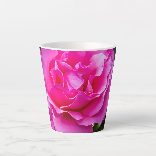 Taza De Café Latte Delicada rosa. (Anverso)