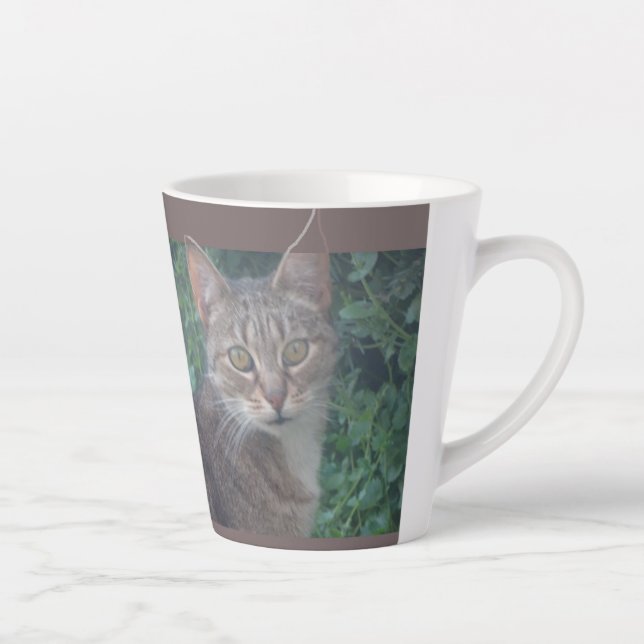 Taza De Café Latte Diseño de felino lindo latte mug (Derecha)
