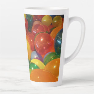 Taza De Café Latte Diseño de Fiestas coloridos de globos