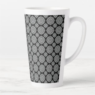 Taza De Café Latte Diseño de Mandala en Blanco y Negro