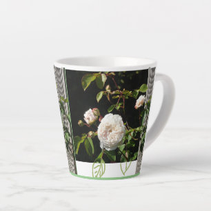 Taza De Café Latte Diseño de rosas blancas latte mug