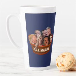 Taza De Café Latte Divertidos republicanos de MAGA en un café de bols