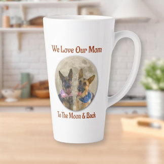 Taza De Café Latte Dos pastores alemanes aman a mamá