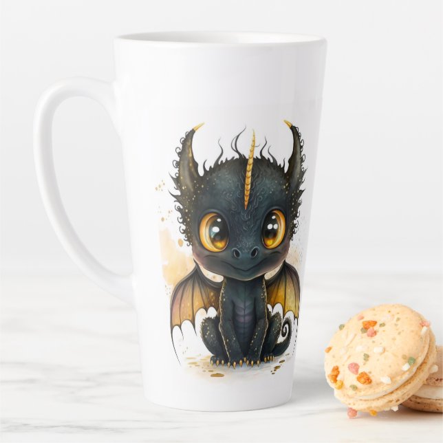 Taza De Café Latte Dragón de bebé negro de ojos dorados (In situ)