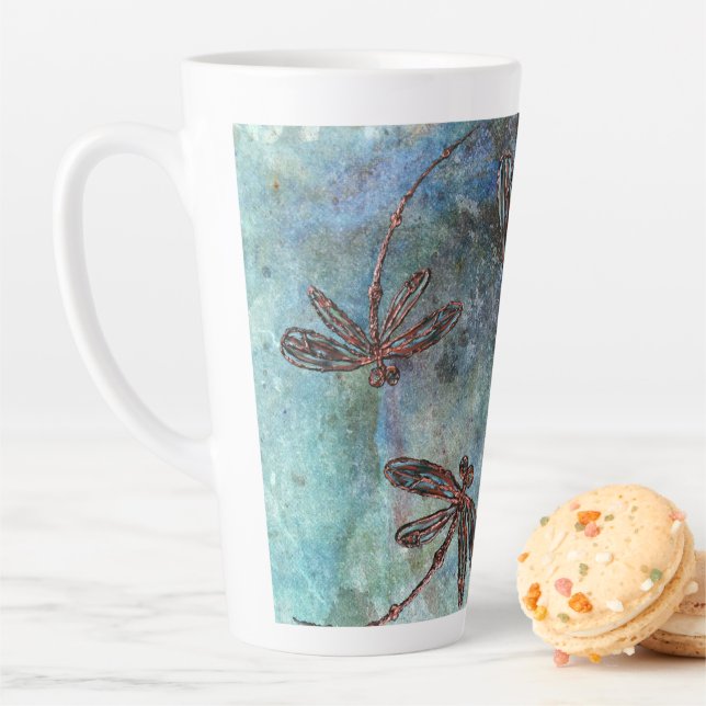 Taza De Café Latte Dragonflies en bronce en un cielo mágico (In situ)