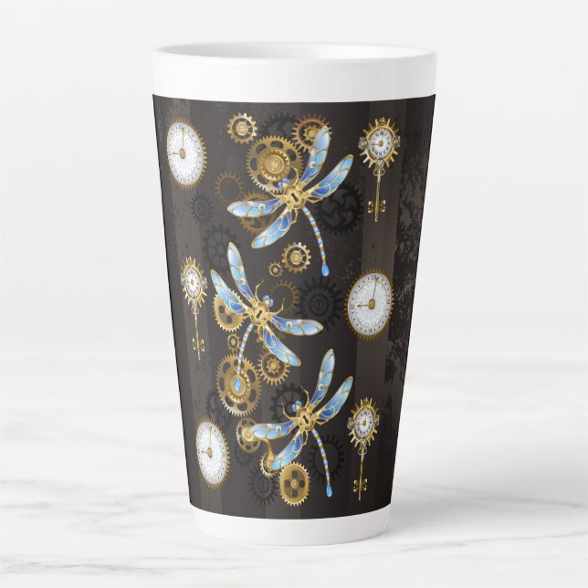 Taza De Café Latte Dragoniscos de Steampunk sobre fondo rayado marrón (Anverso)