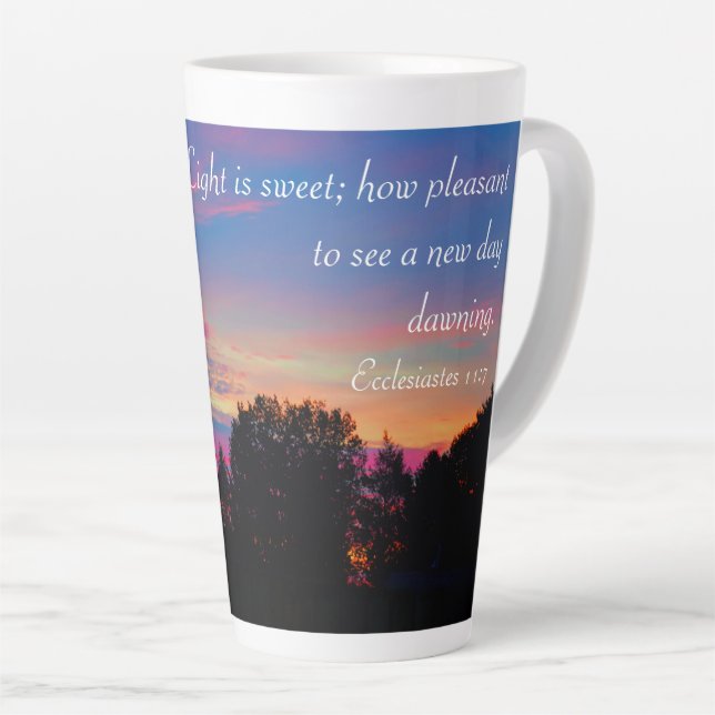 Taza De Café Latte Ecclesiastes 11:7 Latte Mug (Ángulo derecho)