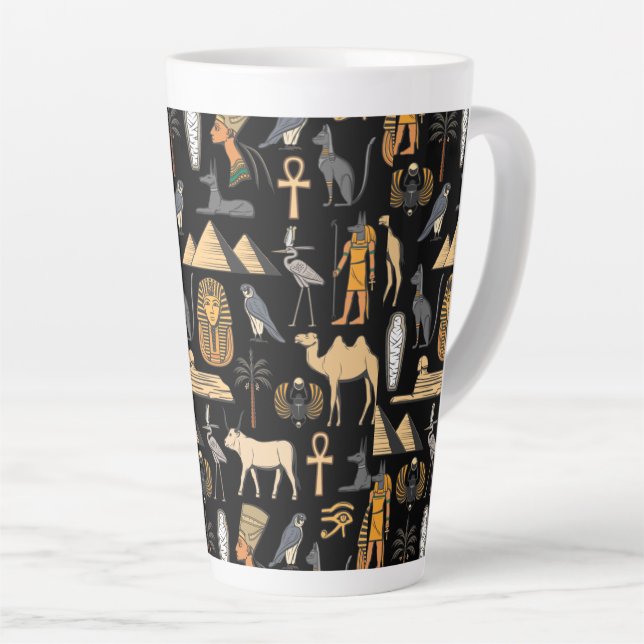 Taza De Café Latte  Egyptian Hieroglyphic Symbol Pattern Background   (Ángulo derecho)