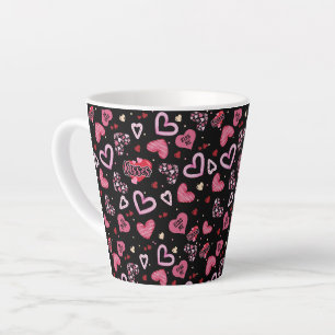 Taza De Café Latte El día de San Valentín de patrones de corazones ro