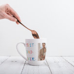 Taza De Café Latte El mejor regalo de papá de color de la foto modern<br><div class="desc">El "Modern Collage Photo Colorful Best Dad Ever Gift" es un regalo personalizado y único para cualquier padre que merezca ser celebrado. El regalo es una foto de collage hecha de varias imágenes individuales que han sido cuidadosamente dispuestas para crear un diseño impresionante y llamativo. El regalo es una gran...</div>