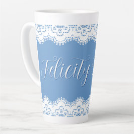 Taza De Café Latte Elegante Encaje Sobre Azul Polvoriento Rústico