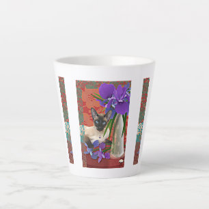 Taza De Café Latte Elegante gato siamés con jarra floral de Iris