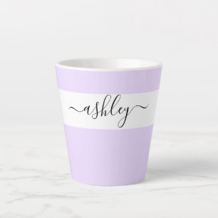 Taza De Café Latte Elegante nombre en Lavanda de Tipografía de Scrip