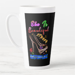 Taza De Café Latte Ella Es Hermosa Fuerte Imparable