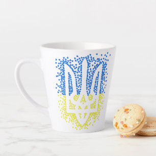 Taza De Café Latte Emblema ucraniano trident tryzub esparce corazones