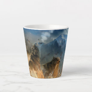 Taza De Café Latte Espíritus lobos en la montaña