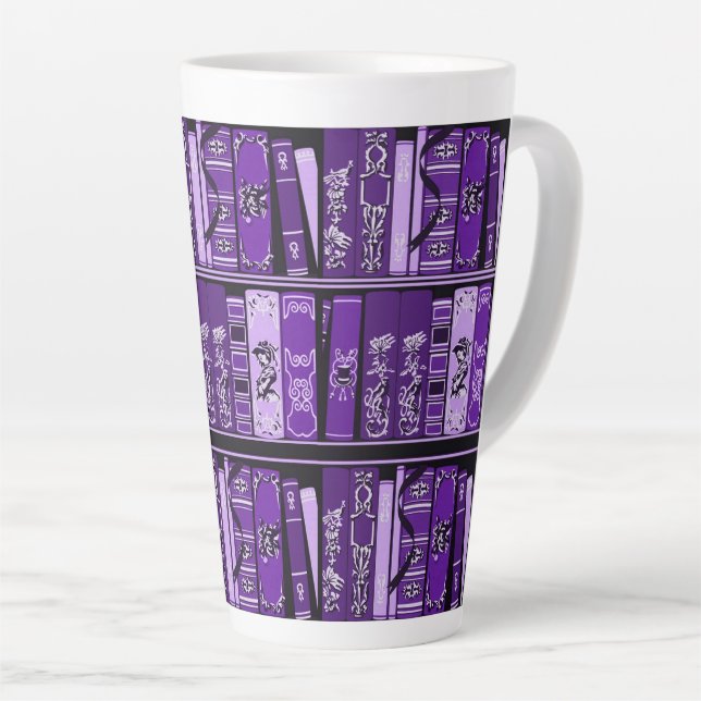 Taza De Café Latte Estantes de libros morados libros antiguos (Ángulo derecho)