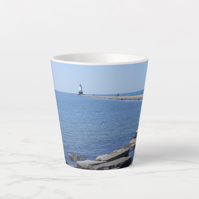 Taza De Café Latte Faro North Pierhead, Ludington, MI (Anverso)