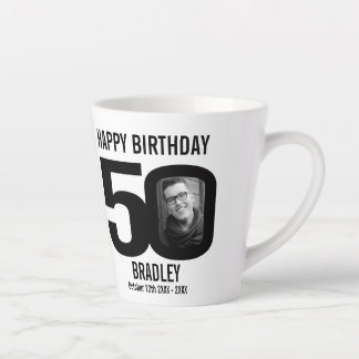 Taza De Café Latte Feliz cumpleaños 50 nombre y dos fotos en el año