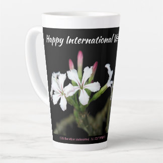 Taza De Café Latte Feliz Día de la Mujer 2026 por RoseWrites