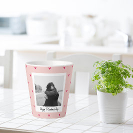 Taza De Café Latte Feliz Día de San Valentín | Corazón rosa y rojo |